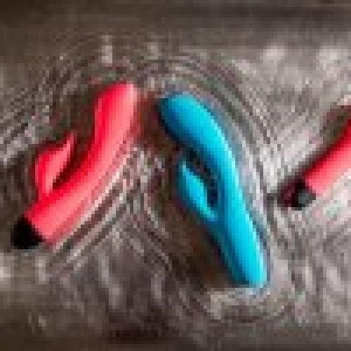 VIBRADOR CON ESTIMULADOR DE CLÍTORIS