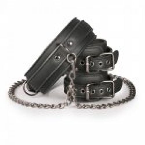 Collar y esposas BDSM