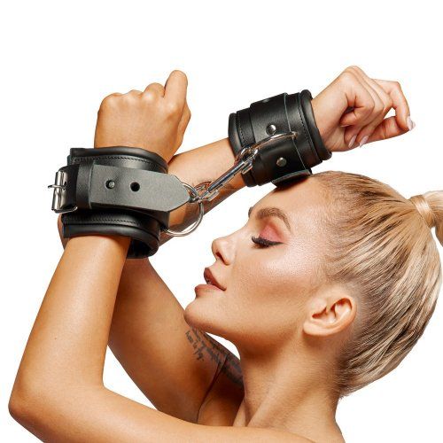 RETENCION MUÑECAS DE CUERO ZADO BDSM